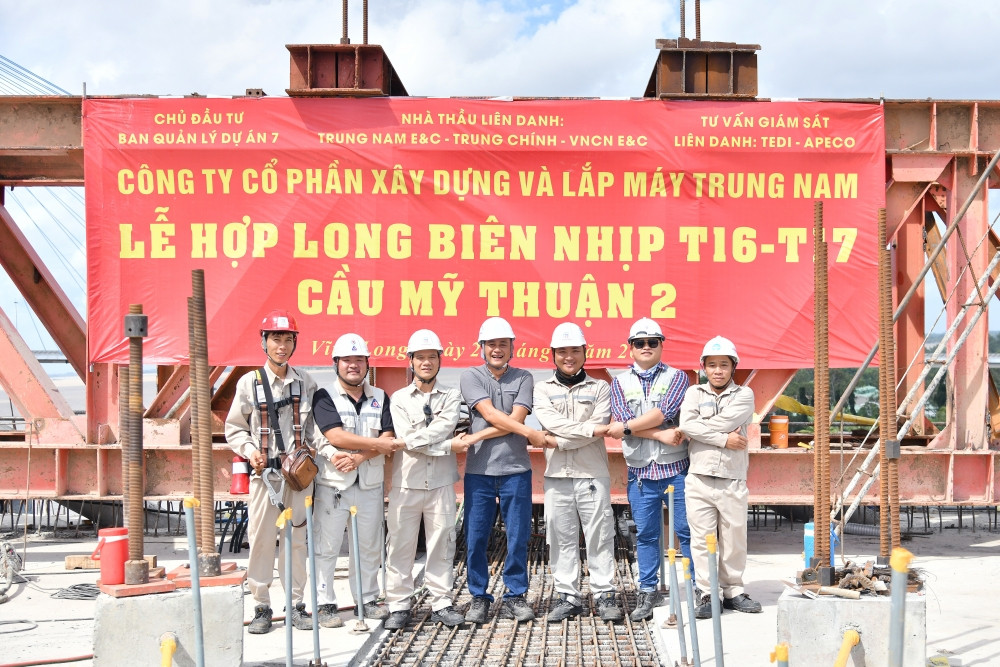 https://cdn.stockproxx.com/2023/10/10/cau-my-thuan-2d.png