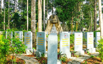 Vườn kinh độc nhất Việt Nam được khắc trên hơn 200 phiến đá, nằm trong khuôn viên chùa cổ hơn 100 năm tuổi