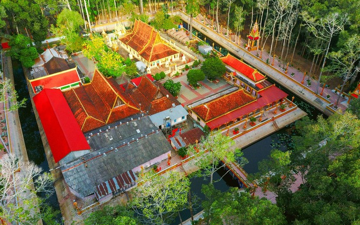 Ngôi chùa "báu vật" 1.000 năm tuổi ở Việt Nam đẹp vượt thời gian, chánh điện quy tụ gỗ quý, sơn son thếp vàng mang đậm dấu ấn người Khmer cổ