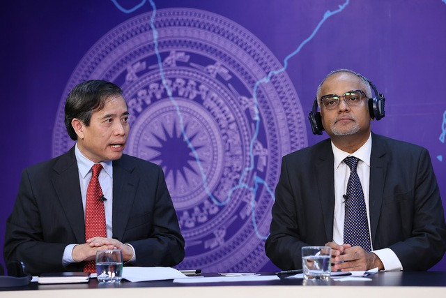 PGS.TS Vũ Minh Khương: Ch&acirc;n trời mới đang mở ra, Việt Nam đang đứng trước ngưỡng cửa của một kỷ nguy&ecirc;n c&oacute; thể cất c&aacute;nh - Ảnh 2.