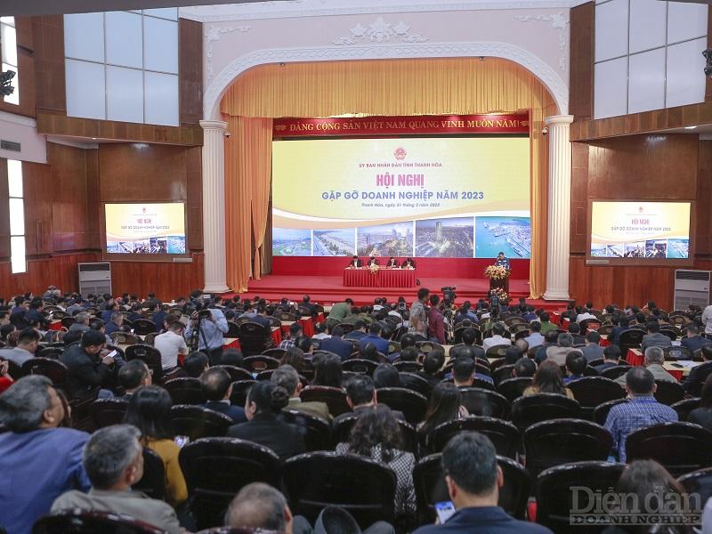 https://cdn.stockproxx.com/2023/4/1/toan-canh-4096x2731.jpg