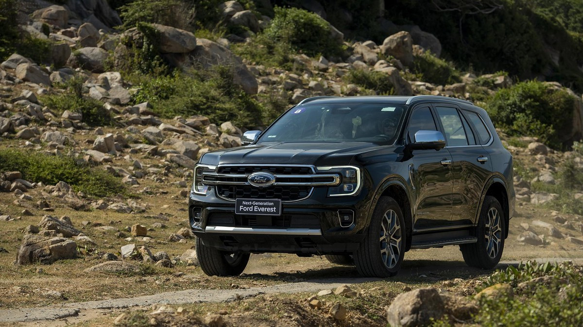 Ford Everest 2023 dùng 'chìa phụ' AdBlue mở cửa vào thị trường ô tô Việt