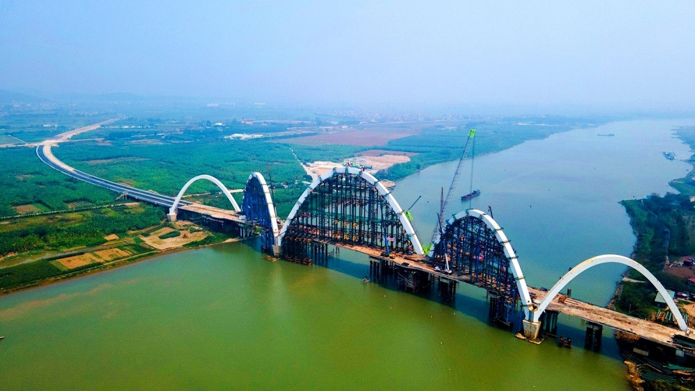 Dự kiến thông xe cây cầu vòm thép cao nhất Việt Nam vào 2/9 Dự kiến thông xe cây cầu vòm thép cao nhất Việt Nam vào 2/9