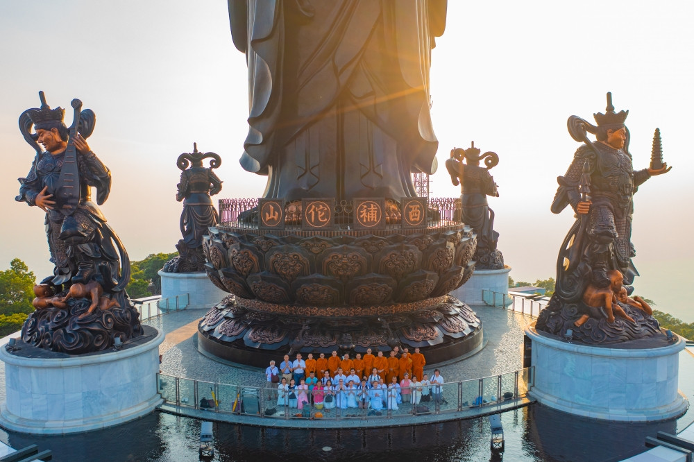 Du lịch chữa lành: Từ Ấn Độ đến … núi Bà Đen