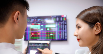 Chủ tịch bị bắt, các công ty chứng khoán ngược dòng lãi đậm