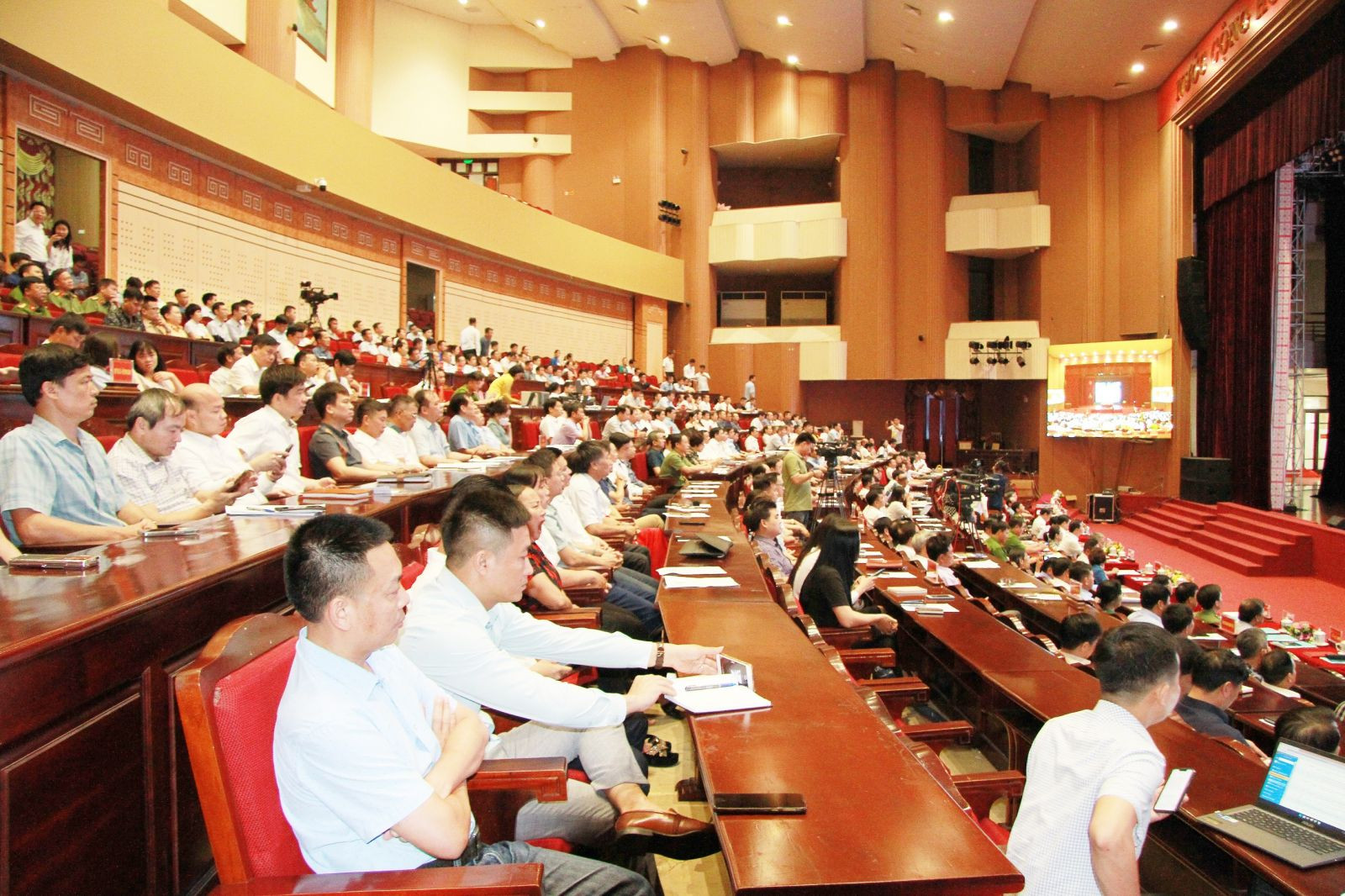 Các doanh nghiệp tham gia đối thoại với Lãnh đạo tỉnh Bắc Ninh tại Hội nghị đối thoại doanh nghiệp, HTX, hộ kinh doanh trên địa bàn tỉnh Bắc Ninh ngày 03/6/2023. Ảnh: Vũ Phường