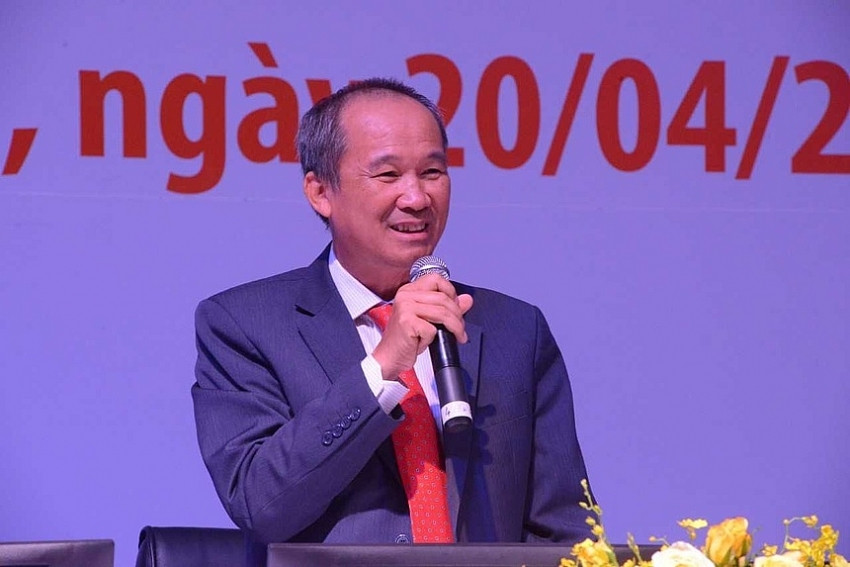 Những doanh nhân nổi danh từng một thời khoác áo lính