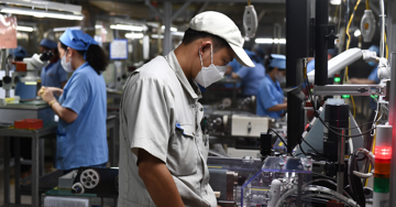 Lương người lao động khu vực doanh nghiệp vẫn khó tăng