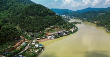 Cận cảnh 'đại công trình' xâm lấn rừng Sóc Sơn