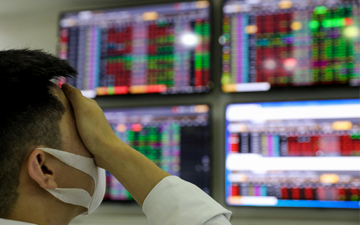 Đổ hết 9 tỷ đồng vào chứng khoán, chớp mắt 2 năm tôi mất tất cả vì nghe bạn bán nhà, vay nặng lãi, vợ cũng đòi ly hôn