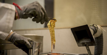 Giá vàng hôm nay 19/8: Ngược chiều trong nước, vàng thế giới lao dốc