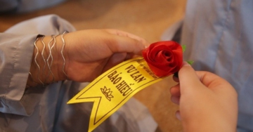 Vu Lan nhớ lời Thiền sư Nhất Hạnh: Làm được gì cho cha mẹ vui thì làm ngay đi