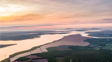 Cụm nhà máy điện mặt trời 9.100 tỷ lớn nhất Đông Nam Á của Việt Nam, "bén rễ" trên đất bán ngập của hồ thủy điện lớn nhất cả nước