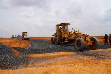 Doanh nghiệp hạ tầng xây dựng 7 tháng đầu năm: Cổ phiếu tăng mạnh, kinh doanh vẫn buồn