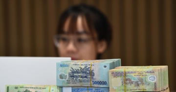 Lãi suất huy động giảm liên tục, gửi tiền ngân hàng nào có lợi nhất?
