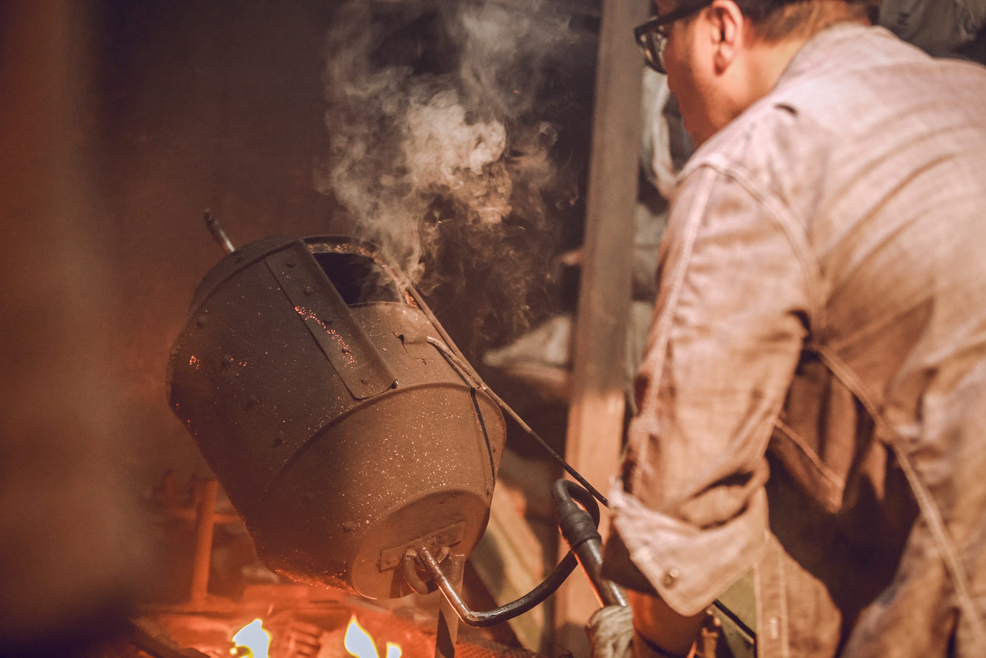 Cà phê rang củi giữa lòng Hà Nội ảnh 3