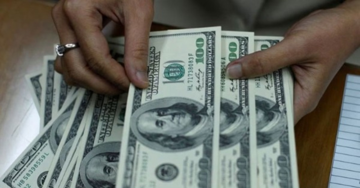 Bản tin tài chính sáng 13/9: Giá vàng giảm, dầu tăng, USD hồi phục