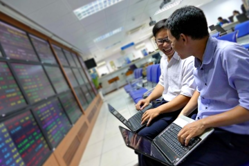 NVL, VIC giảm 3%, cổ phiếu ngân hàng kéo trụ