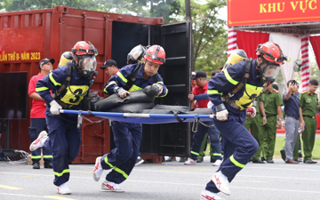 Sau cú sốc cháy chung cư mini khiến 56 người thiệt mạng, cán bộ PCCC tham gia thi nghiệp vụ cứu nạn, cứu hộ toàn quốc 