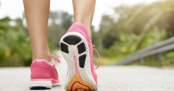 Đi bộ 30 phút mỗi ngày, bạn có thể sống thêm hàng chục năm