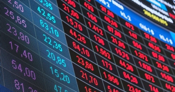 Chứng khoán, bất động sản nằm sàn la liệt, VN-Index giảm hơn 35 điểm