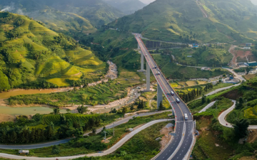 Thông xe toàn tuyến đường nối và cầu cạn cao nhất Việt Nam đi Sa Pa