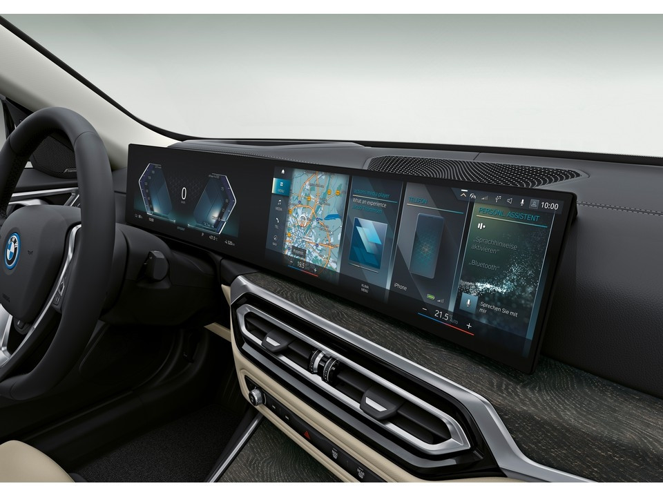 BMW ra mắt chiếc xe GRAN COUPÉ thuần điện đầu tiên tại Việt Nam