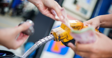 Trăm tỷ Quỹ bình ổn xăng dầu bị chiếm dụng: Phớt lờ cảnh báo, nguy cơ mất trắng