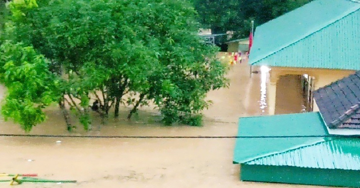 Mưa lớn nhiều giờ liền, thủy điện ở Nghệ An đồng loạt xả lũ