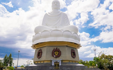 Chiêm ngưỡng ngôi chùa hơn 100 tuổi có pho tượng Kim Thân Phật Tổ ngoài trời cao nhất Việt Nam