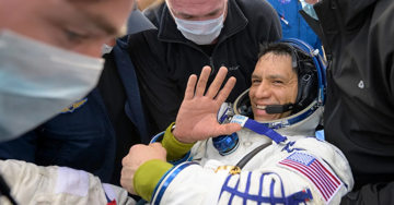 Du hành không gian làm thay đổi cơ thể người ra sao?