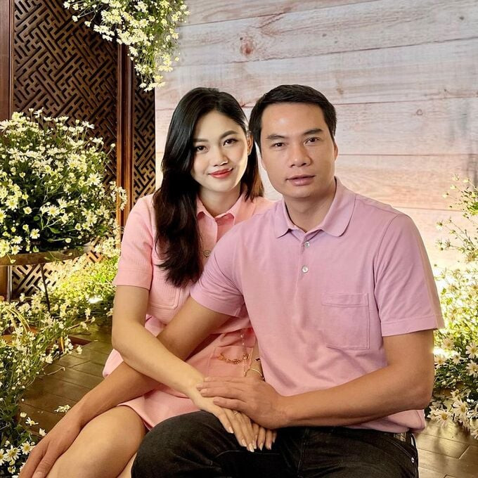 Người đẹp rời xa showbiz, tập trung s&aacute;t c&aacute;nh c&ugrave;ng chồng trong c&ocirc;ng việc.