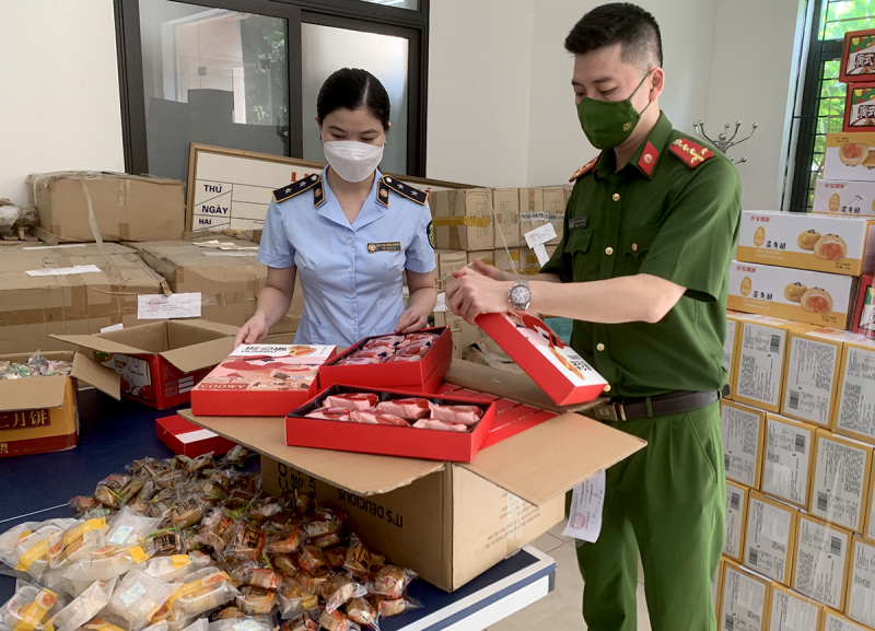 Cao điểm kiểm tra thị trường bánh Trung thu - Ảnh 1.