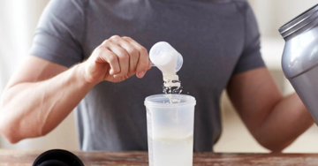 Mối nguy hiểm khi lạm dụng bột whey mong 'độ dáng, tăng cơ'