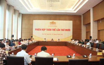 Đẩy nhanh hơn nữa lộ trình cải cách tiền lương để cán bộ, công chức yên tâm công tác