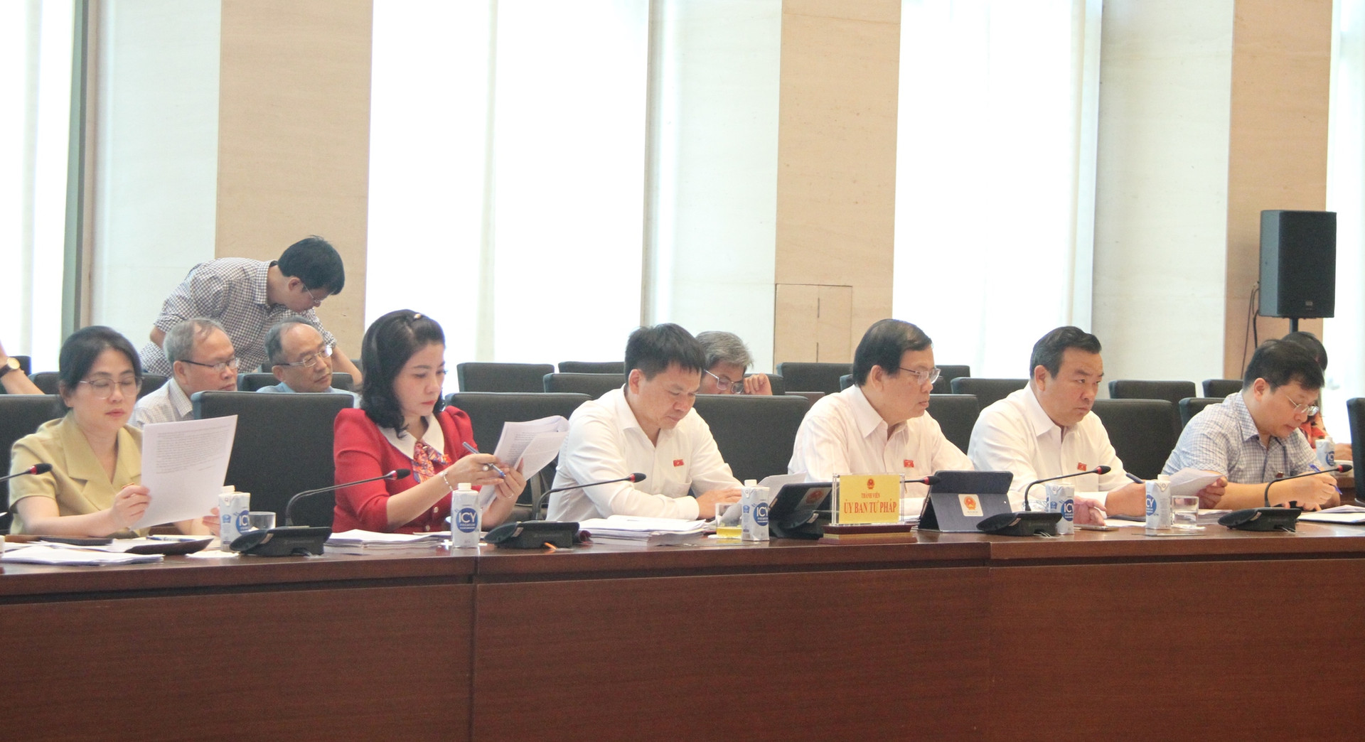 Đẩy nhanh hơn nữa lộ trình cải cách tiền lương, đảm bảo cho cán bộ, công chức được tăng dần mức sống, yên tâm công tác - Ảnh 3.