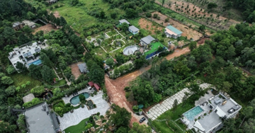 Rừng mất, đất lâm trường vào tay lãnh đạo - người nhà