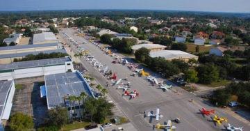 Thị trấn giàu có đến nỗi nhà nào cũng có máy bay, xây đường băng ngay trước sân nhà, mở mắt là lên máy bay đi ăn sáng