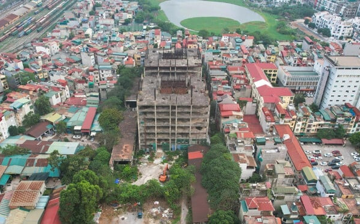 Cận cảnh dự án tháp đôi 7.000m2 ‘nặng vía’, hai đời chủ 13 năm vẫn 'lạnh ngắt'