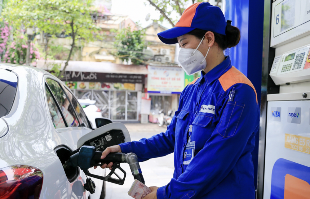 Gi&aacute; xăng dầu trong nước dự b&aacute;o tăng trong kỳ điều h&agrave;nh tới