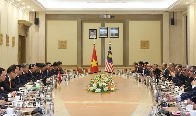Tổng B&iacute; thư v&agrave; Phu nh&acirc;n l&ecirc;n đường về nước, kết th&uacute;c tốt đẹp chuyến thăm Malaysia ảnh 2