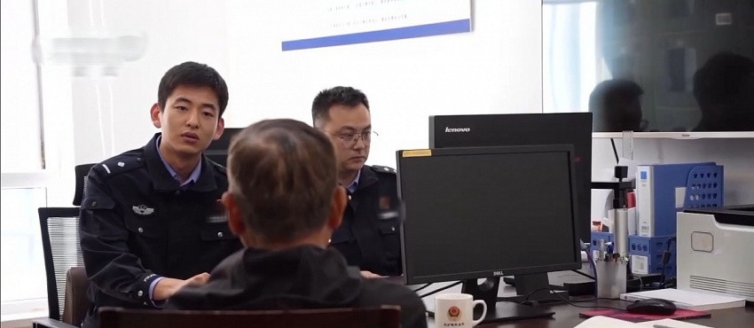 Người đ&agrave;n &ocirc;ng mất s&oacute;ng điện thoại, t&agrave;i khoản mất sạch tiền: Ng&acirc;n h&agrave;ng khẳng định đ&acirc;y l&agrave; lỗi của kh&aacute;ch!