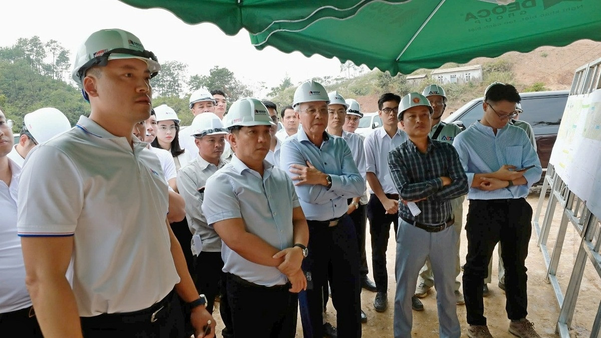 Chủ tịch Đ&egrave;o Cả đ&iacute;ch th&acirc;n kiểm tra th&uacute;c tiến độ 2 dự &aacute;n cao tốc trọng điểm hơn 34.000 tỷ đồng