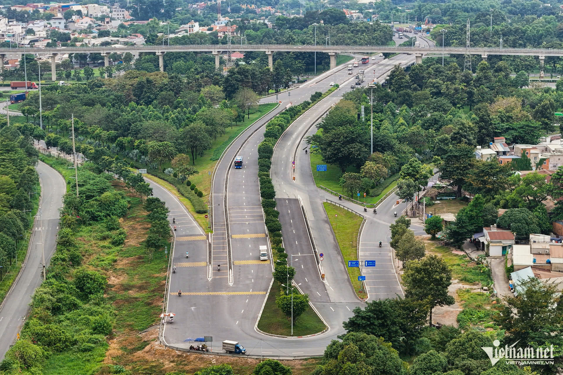 hầm chui cầu vượt trạm 2, TPHCM