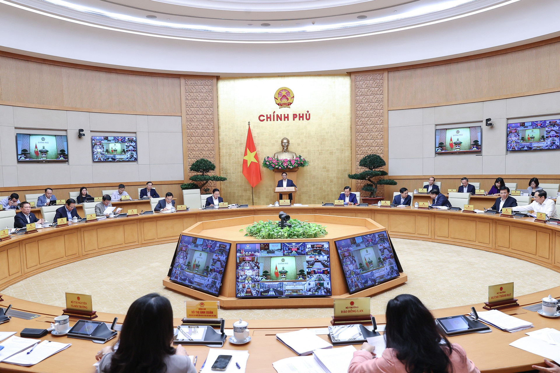 Chính phủ đã chỉ đạo, điều hành kịp thời, hiệu quả, vượt qua cơn gió ngược- Ảnh 2.