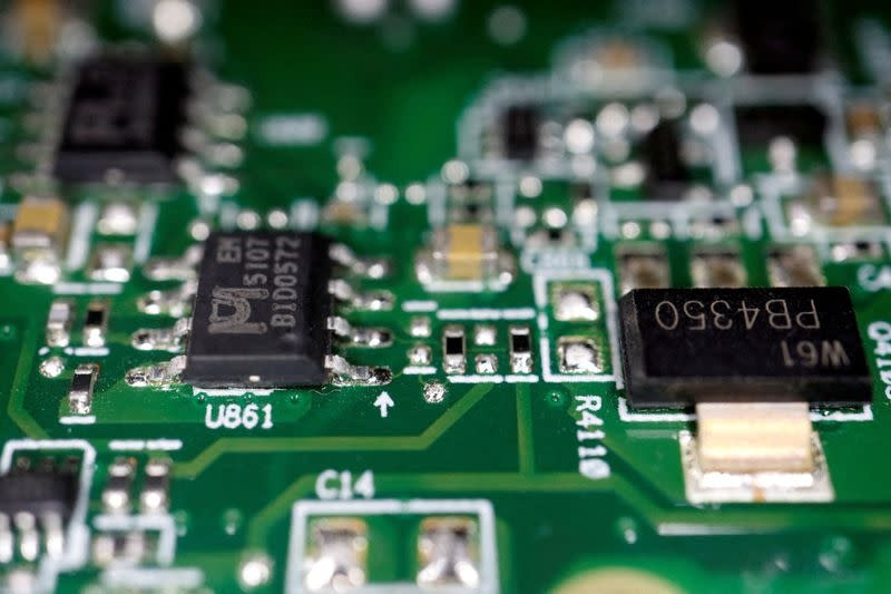 Nhật Bản chi ‘khủng’ 300 triệu USD để thúc đẩy nghiên cứu chip trong nước