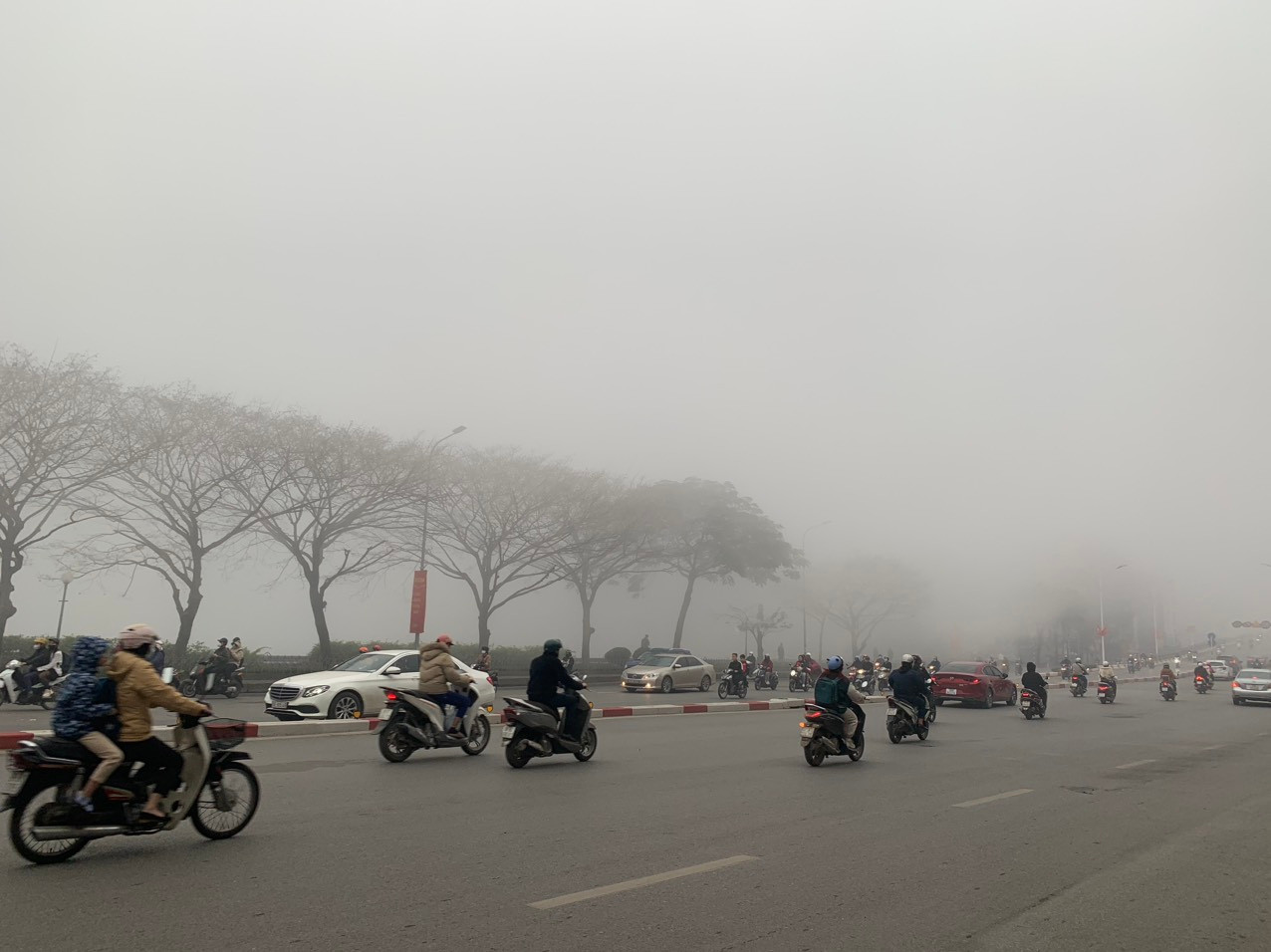 Chuyên gia lý giải nguyên nhân sương mù dày đặc- Ảnh 1.