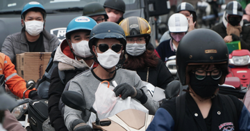 Nếu phải "rồng rắn" về quê ăn Tết bằng xe máy, cần lưu ý những điều sau