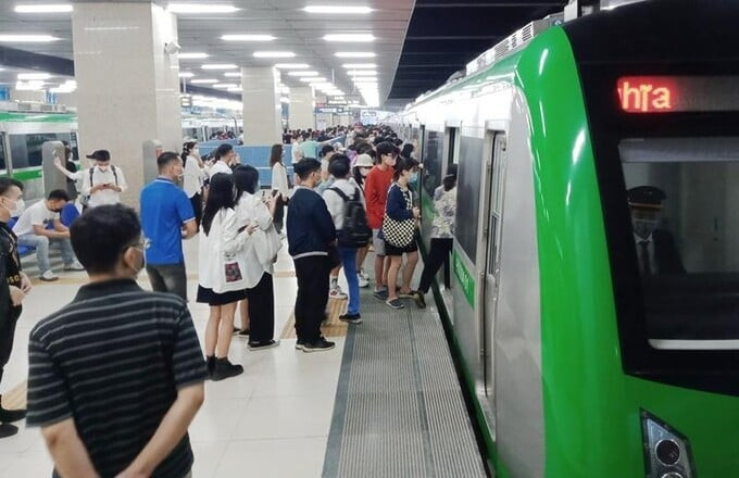 Số lượng khách đi tàu đông cho thấy nhiều dấu hiện tích cực