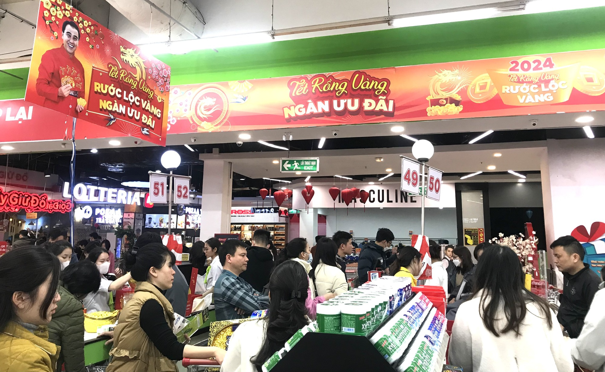 Siêu thị kéo dài thời gian hoạt động hoặc mở cửa xuyên Tết- Ảnh 2.